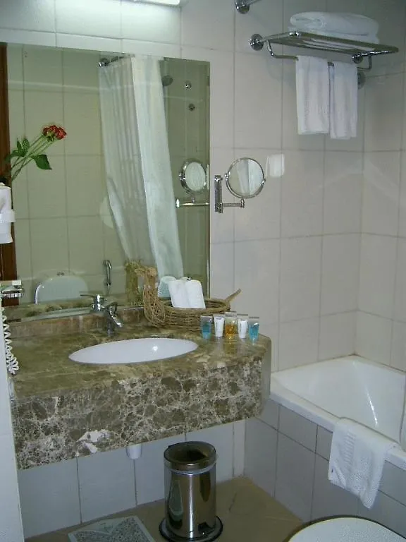 Golden Crown Hotel Apartments Sharjah